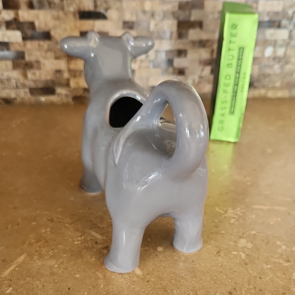 Gray Cow Creamer Dispenser - Picture 5 of 6